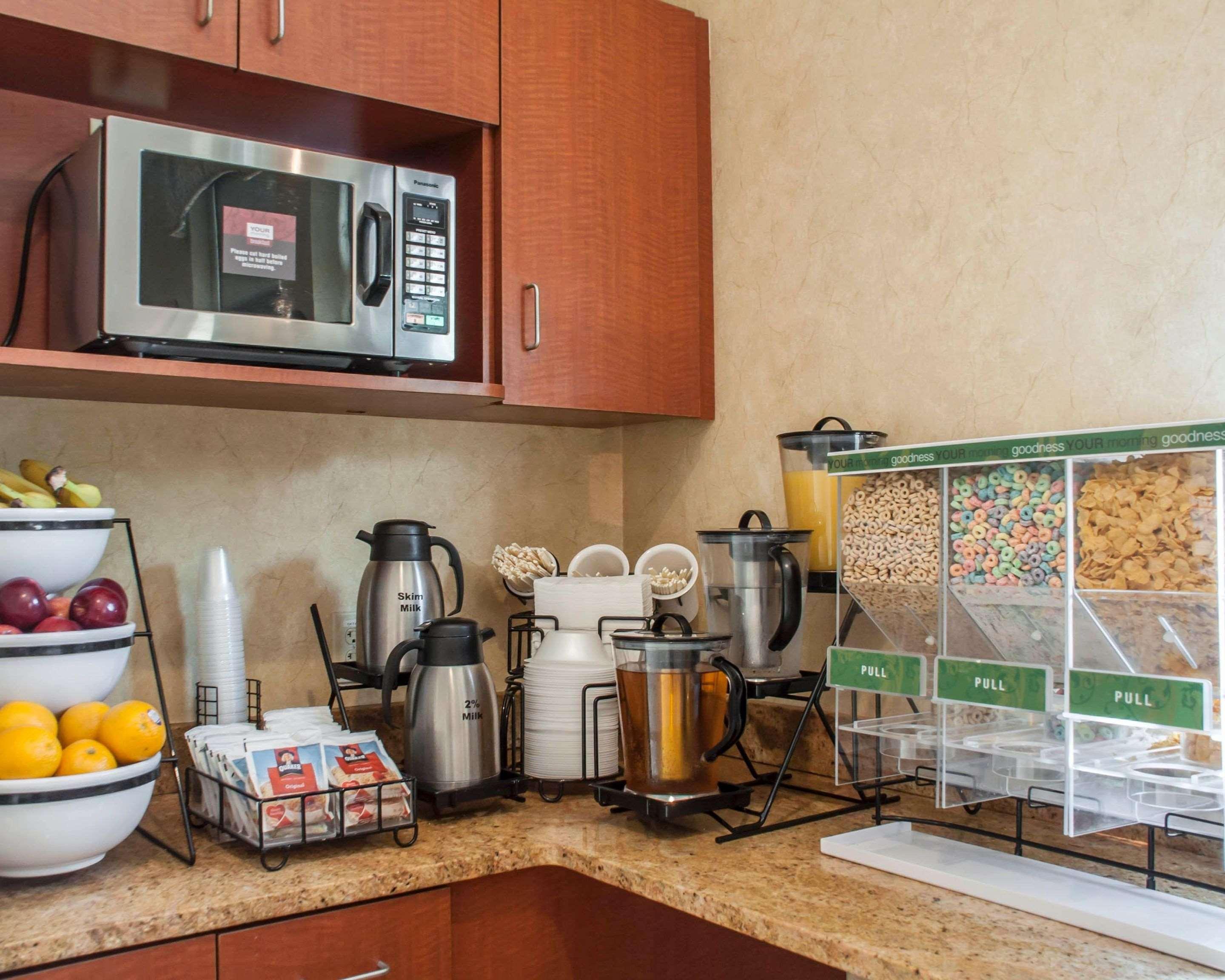Comfort Inn University Амхерст Экстерьер фото