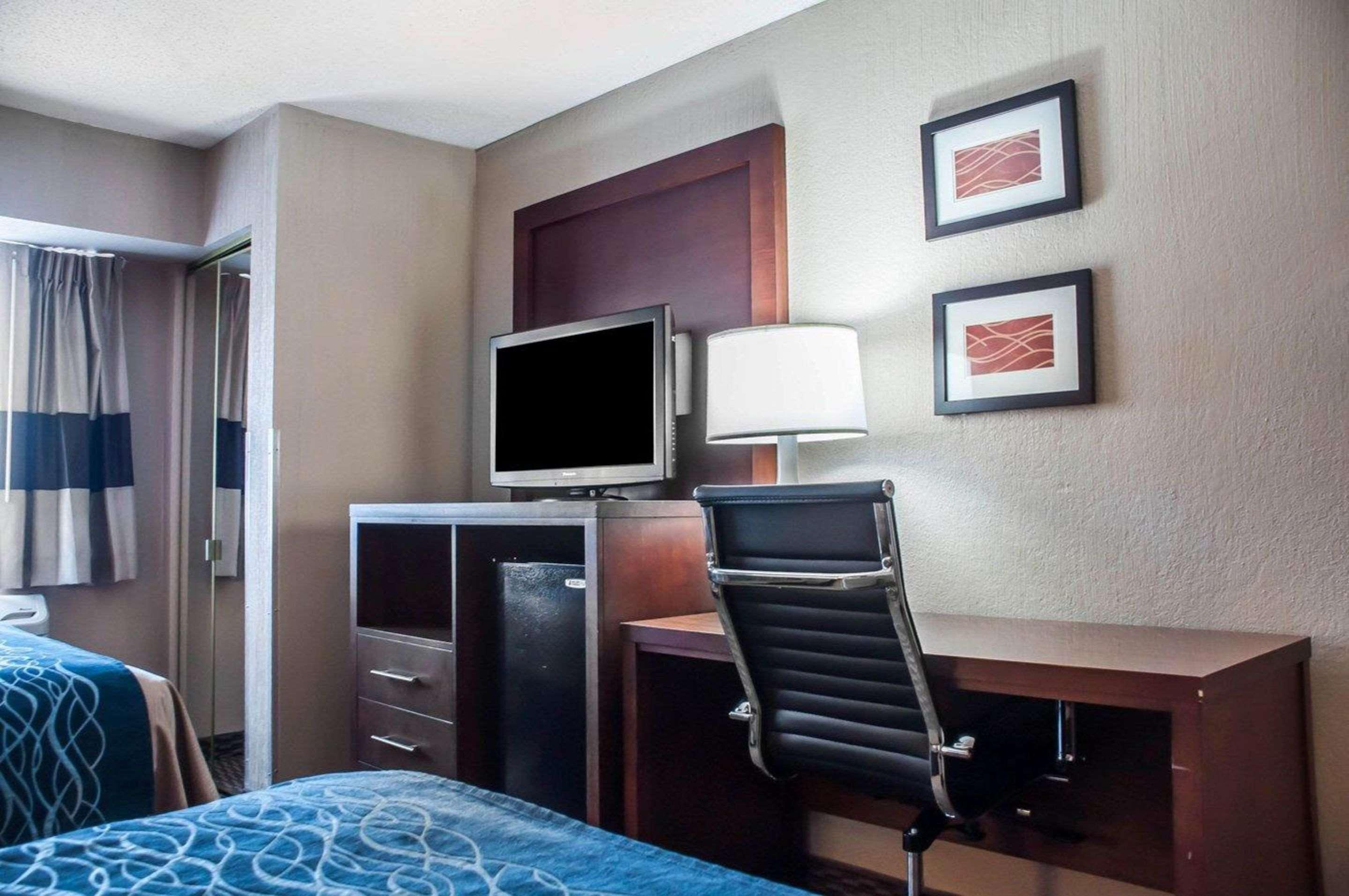 Comfort Inn University Амхерст Экстерьер фото