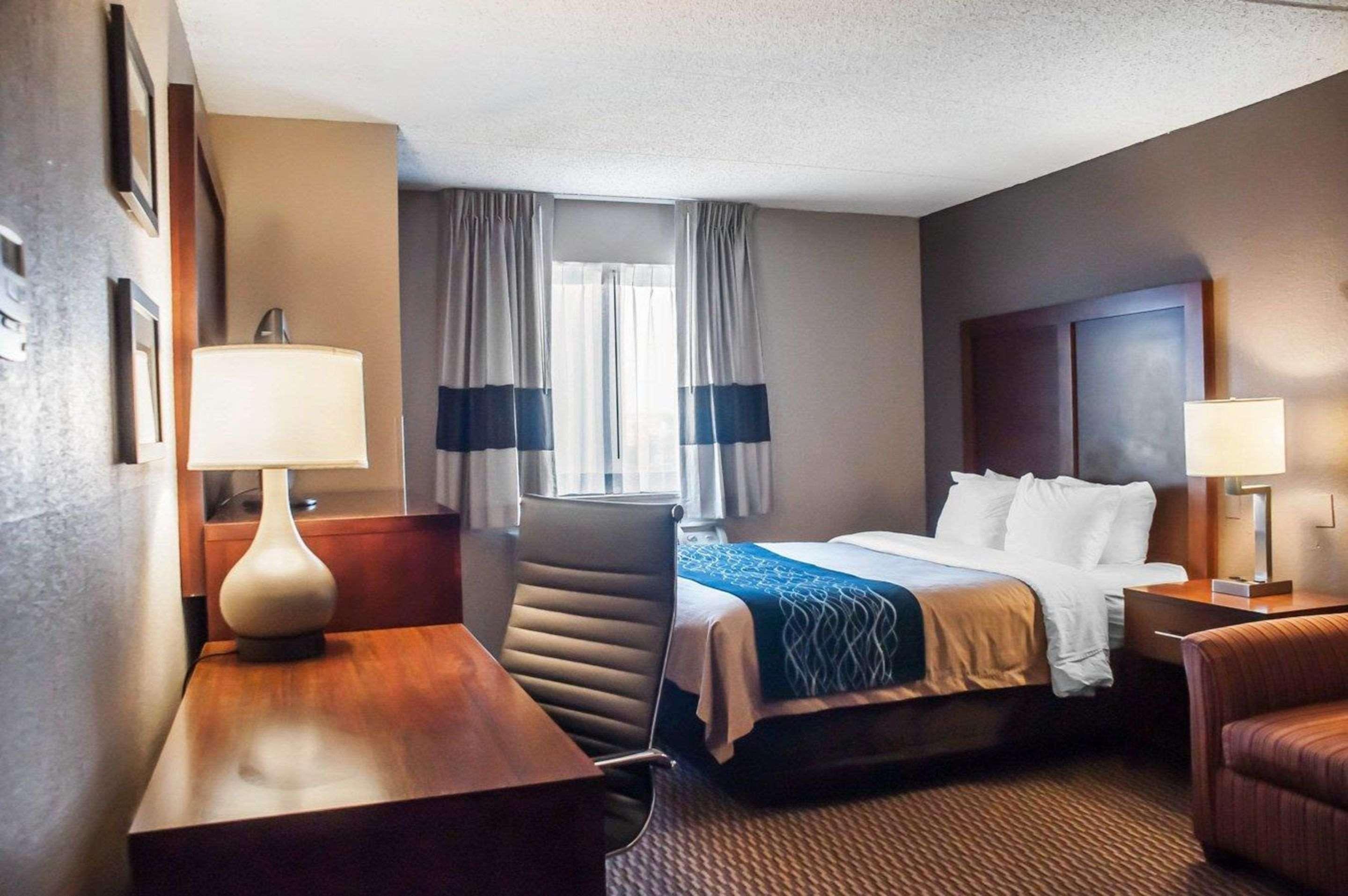 Comfort Inn University Амхерст Экстерьер фото
