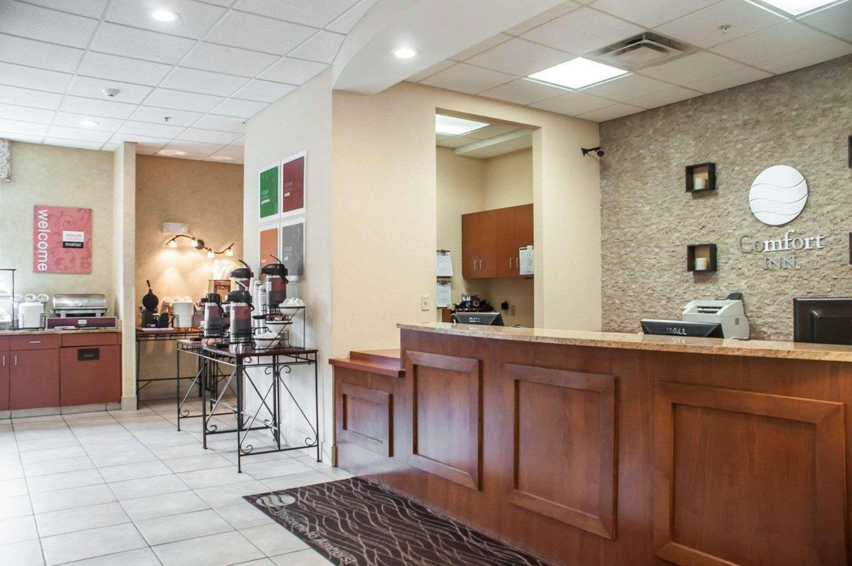 Comfort Inn University Амхерст Экстерьер фото