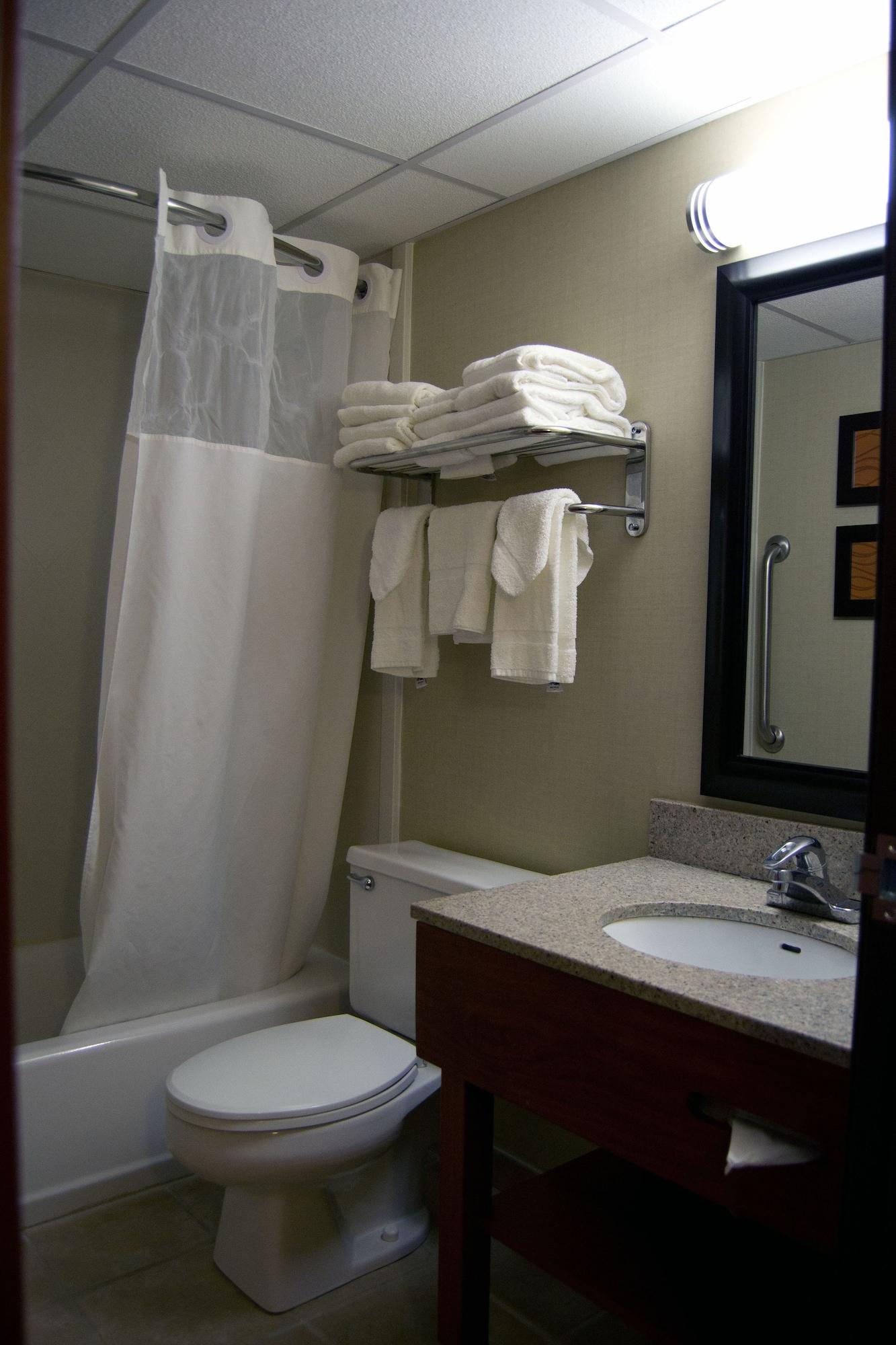 Comfort Inn University Амхерст Экстерьер фото