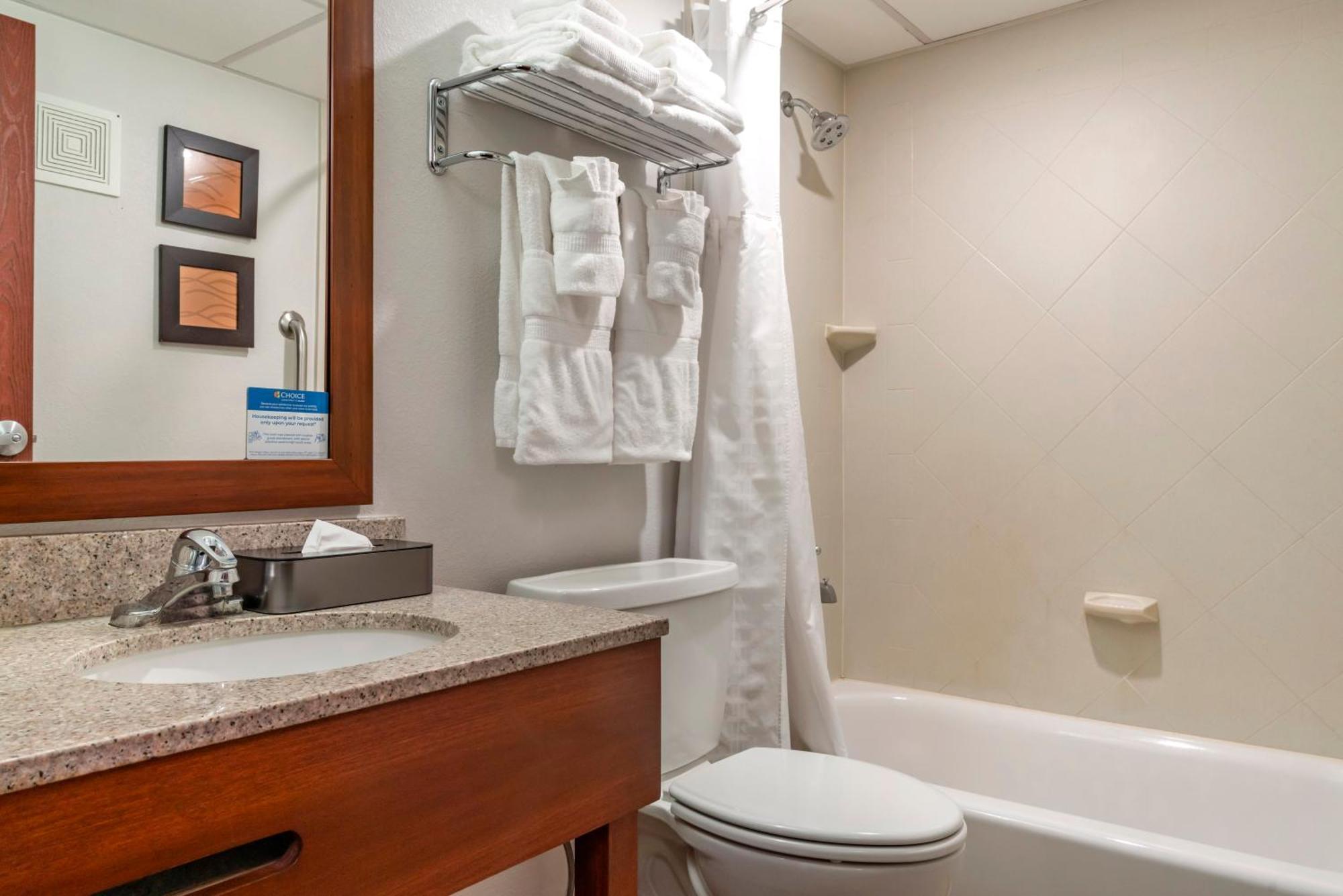 Comfort Inn University Амхерст Экстерьер фото