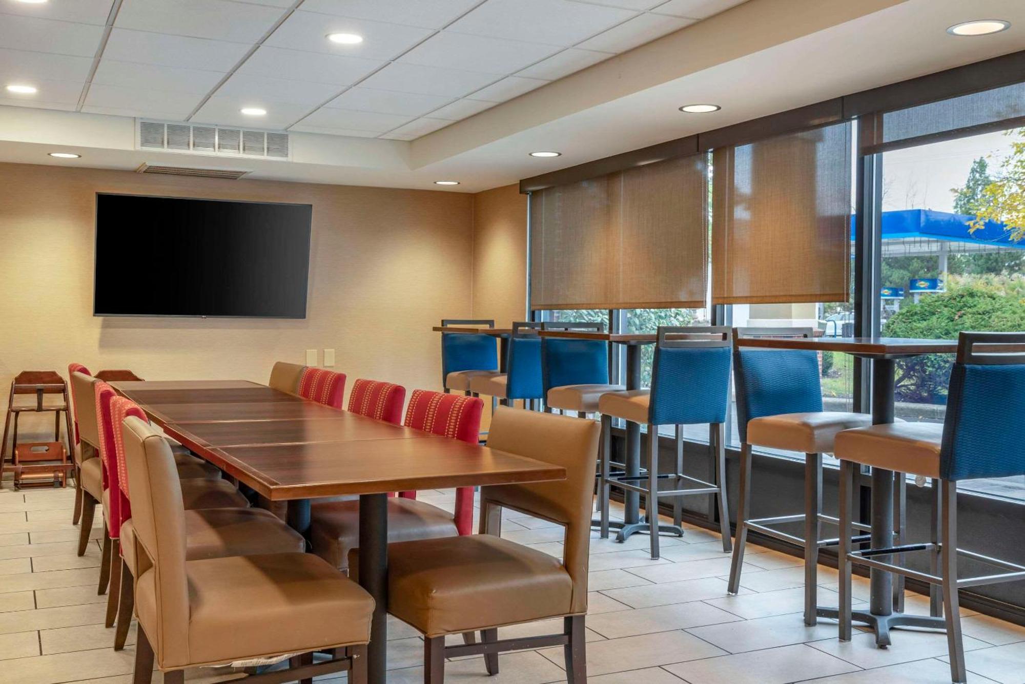 Comfort Inn University Амхерст Экстерьер фото